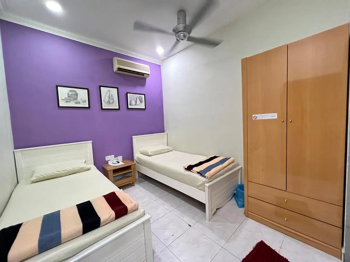 Jiaxin Homestay - Desa Terbau 家馨民宿 Johor Bahru 0*,  Malaysia