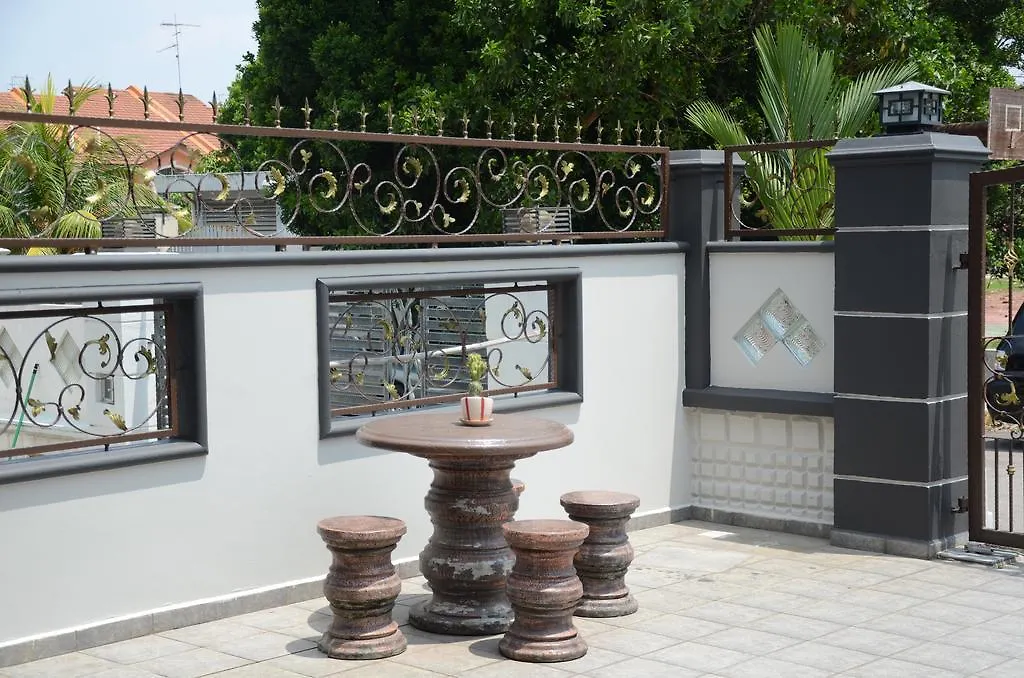 Jiaxin Homestay Desa Terbau 家馨民宿 新山